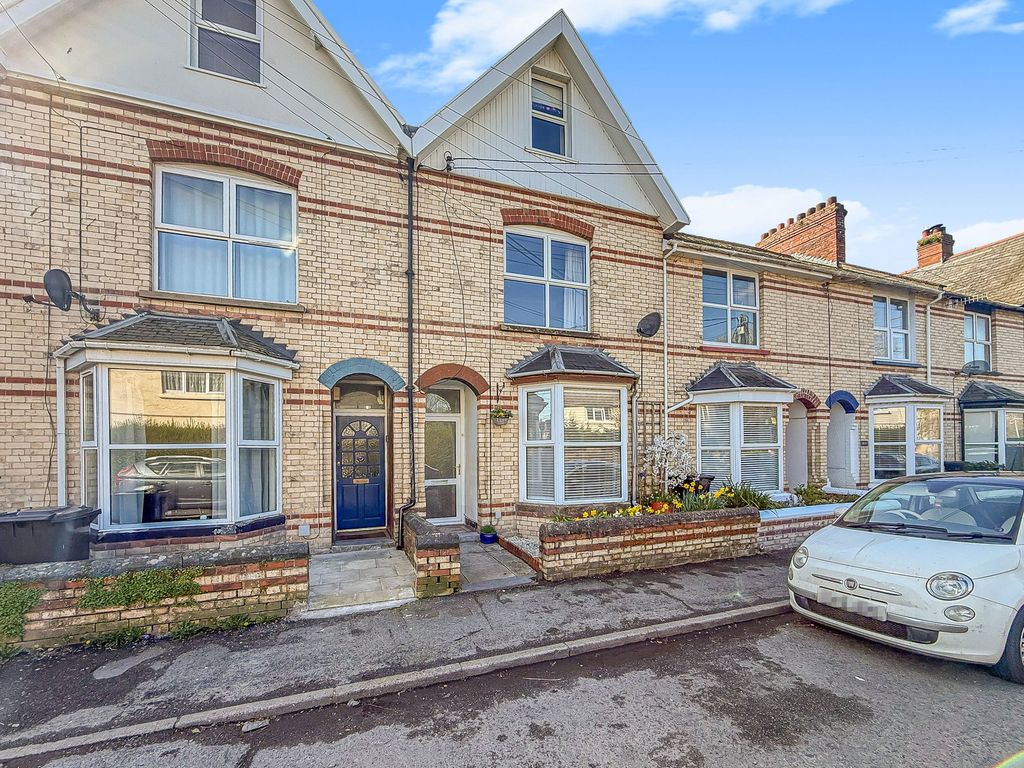 Property photo 1 of 32