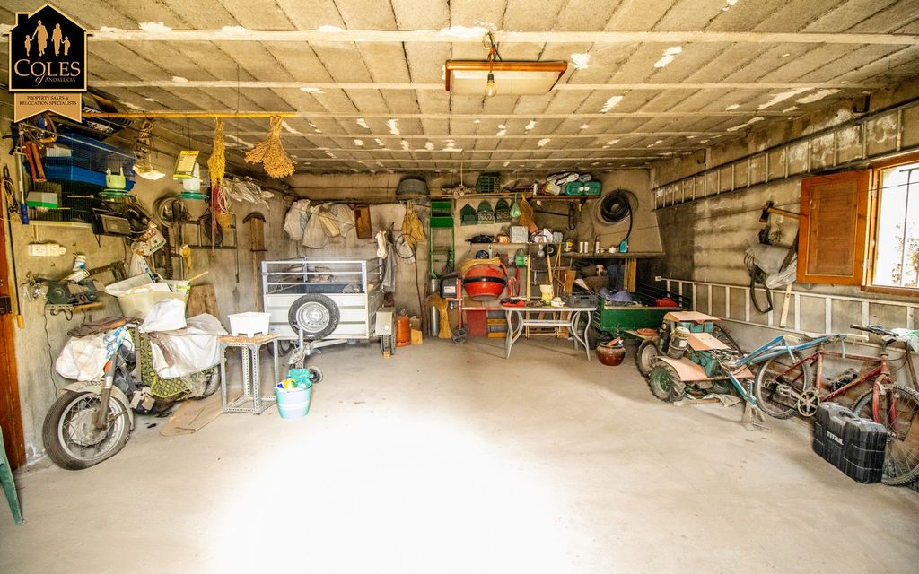 Property photo 3 of 27