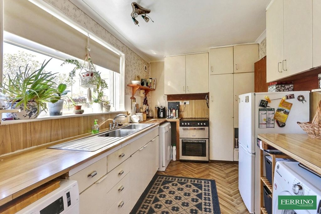 Property photo 3 of 22 Kitchen