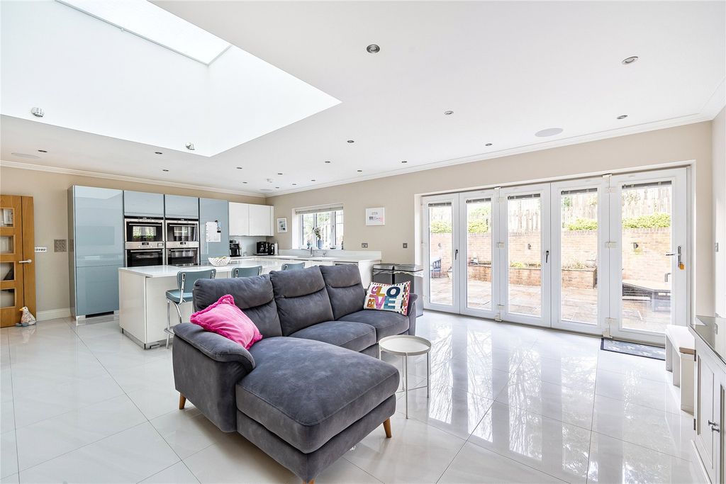 Property photo 3 of 31 Picture 3