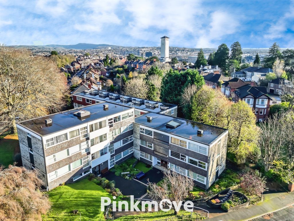 Property photo 2 of 18