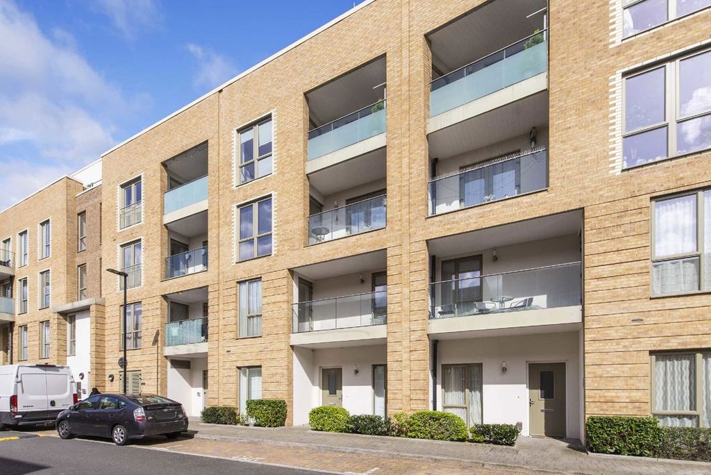 Property photo 1 of 8