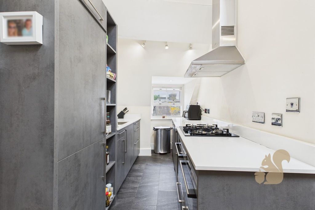 Property photo 3 of 23 Cam05287G0-Pr0123-Still020.Jpg