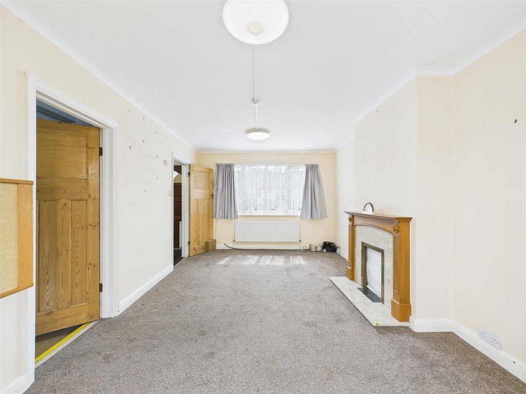 Property photo 3 of 14 Cam02885G0-Pr0451-Still005.Jpg