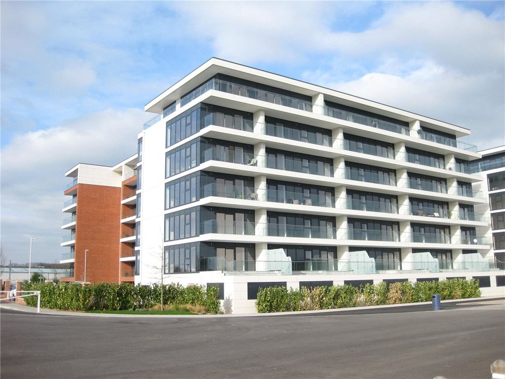Property photo 1 of 7 Front