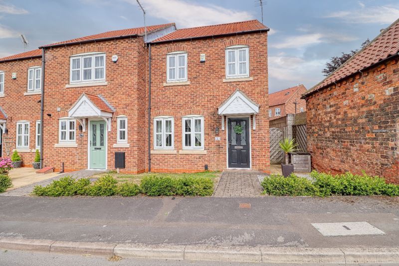 Property photo 1 of 15 Frontal