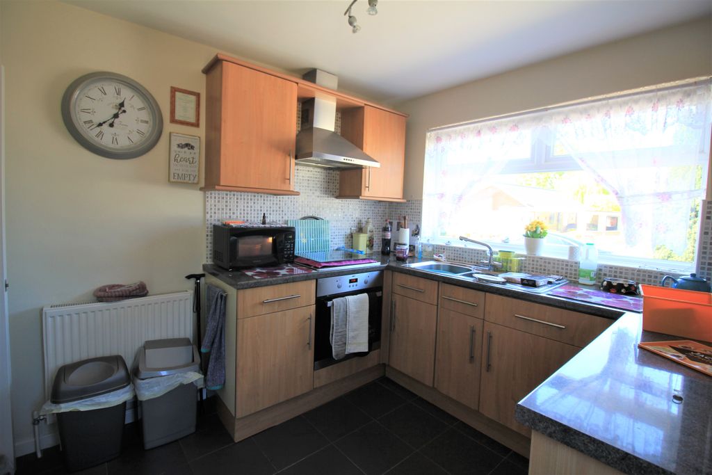 Property photo 2 of 9