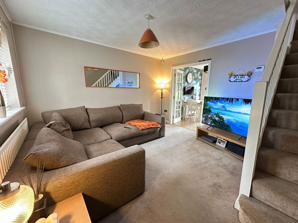 Property photo 3 of 12