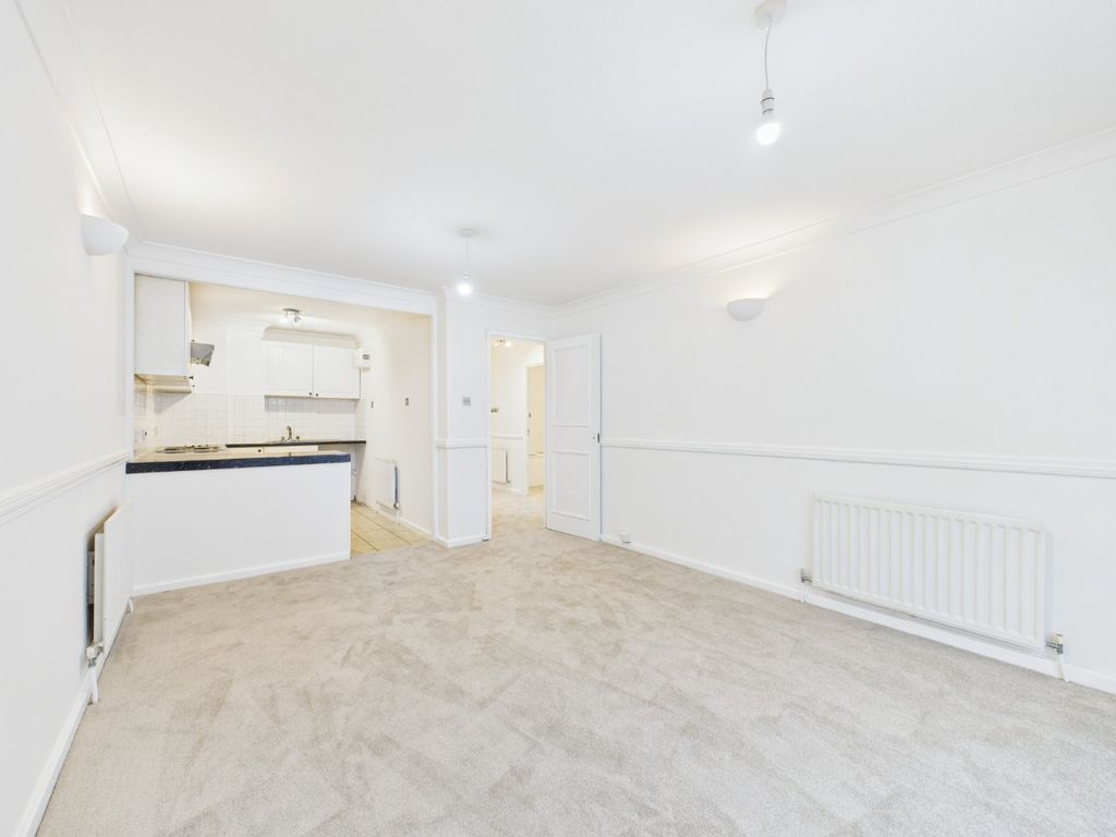 Property photo 1 of 12 4674301