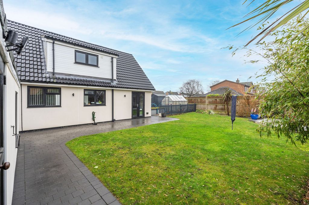 Property photo 2 of 24