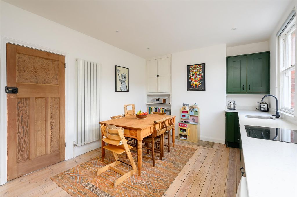 Property photo 2 of 16 Kitchen