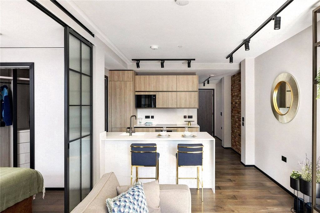 Property photo 3 of 15 Kitchen