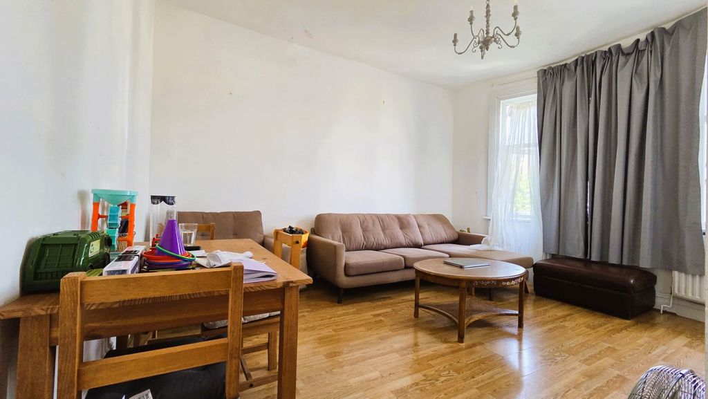 Property photo 2 of 6
