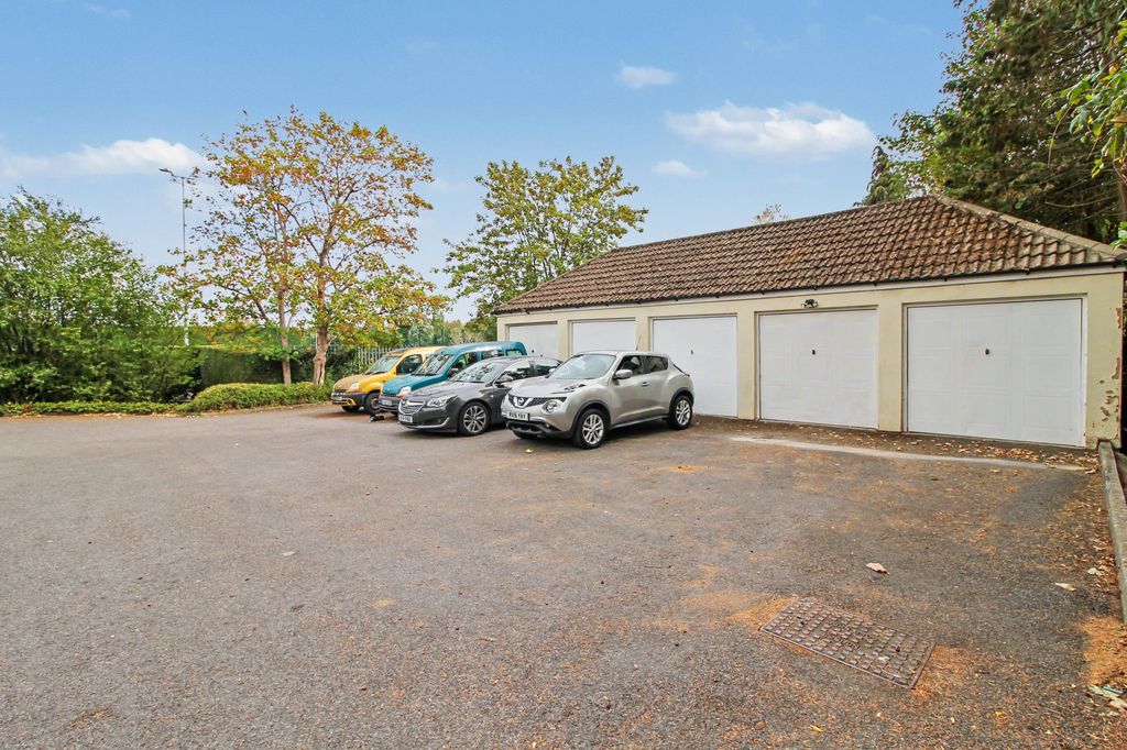 Property photo 3 of 11
