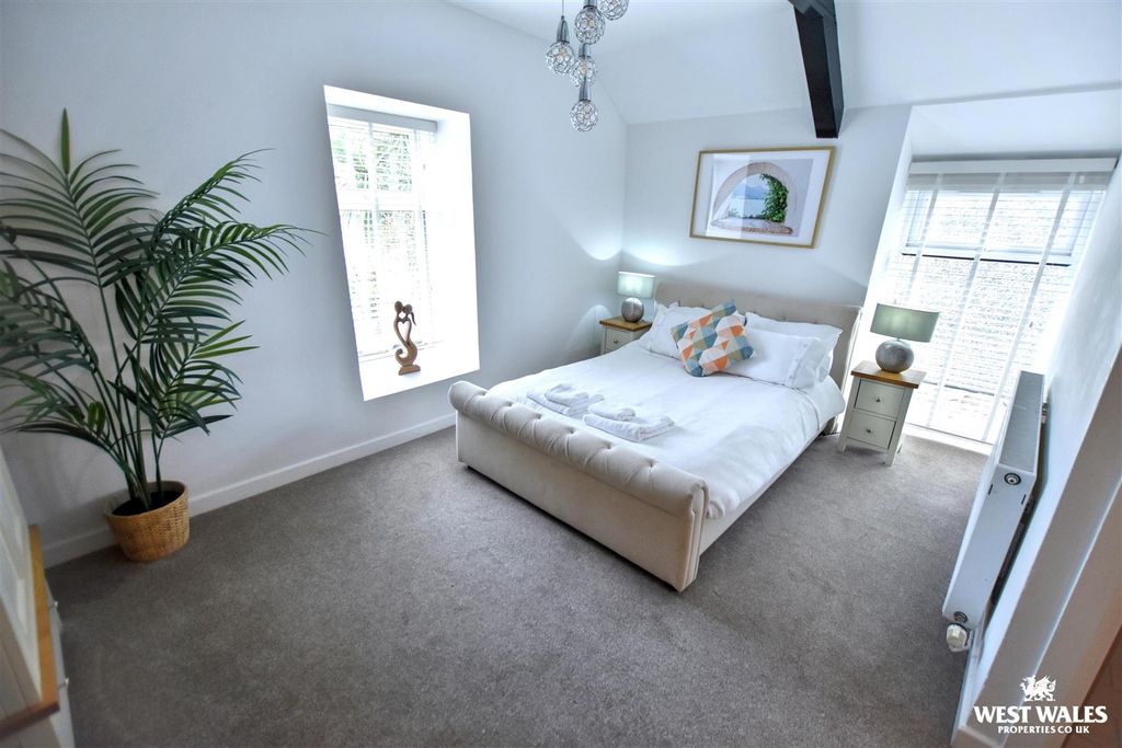 Property photo 3 of 36 4 (27).Jpg