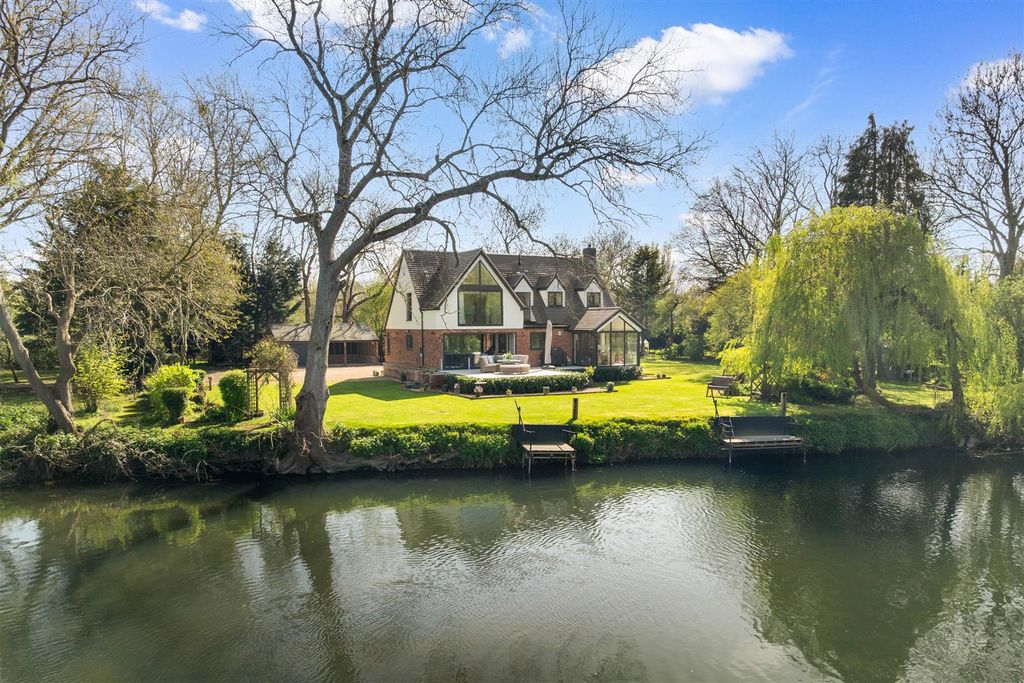 Property photo 1 of 36