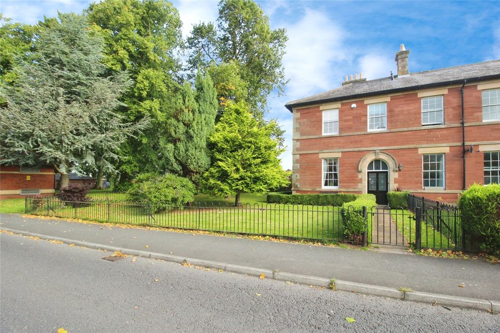 Property photo 1 of 17 External