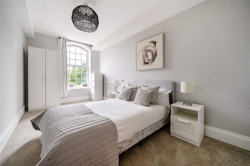 Property photo 2 of 14 Picture No. 12