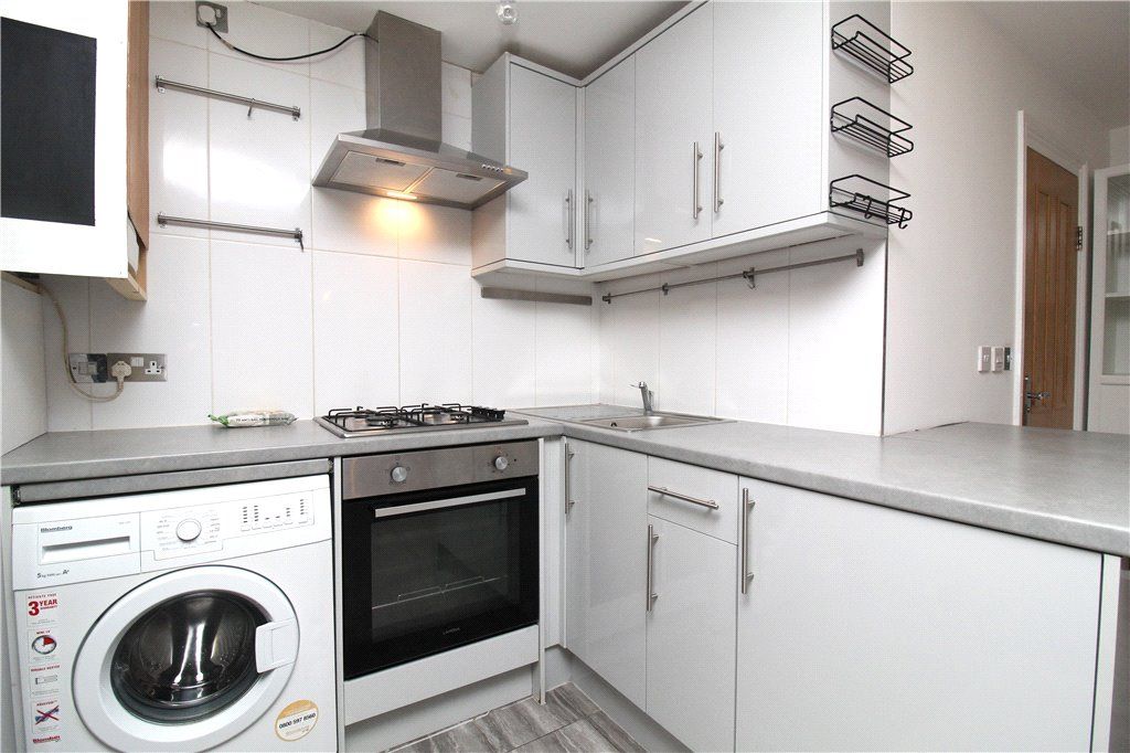 Property photo 3 of 11 Kitchen