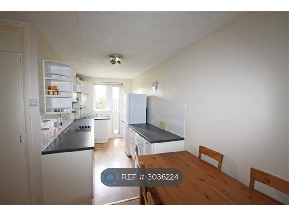 Property photo 2 of 4 Kitchen