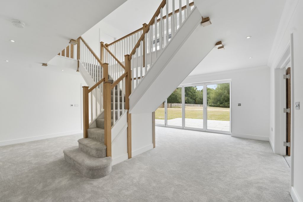 Property photo 2 of 36