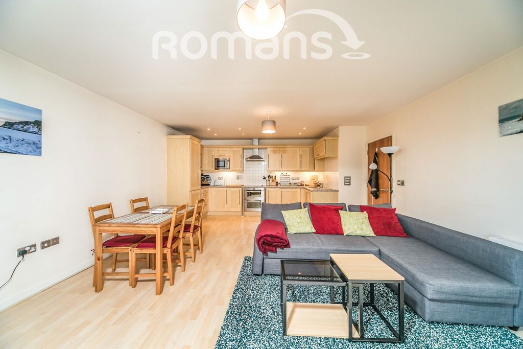 Property photo 2 of 7 27B5A653-F4d9-4040-B
