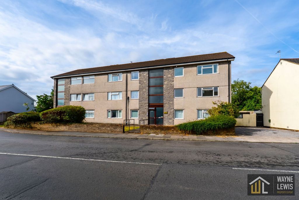 Property photo 1 of 18
