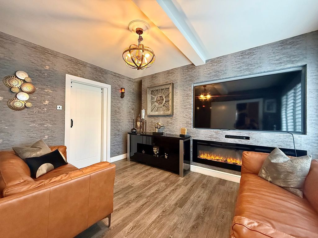 Property photo 3 of 19 Photo 3