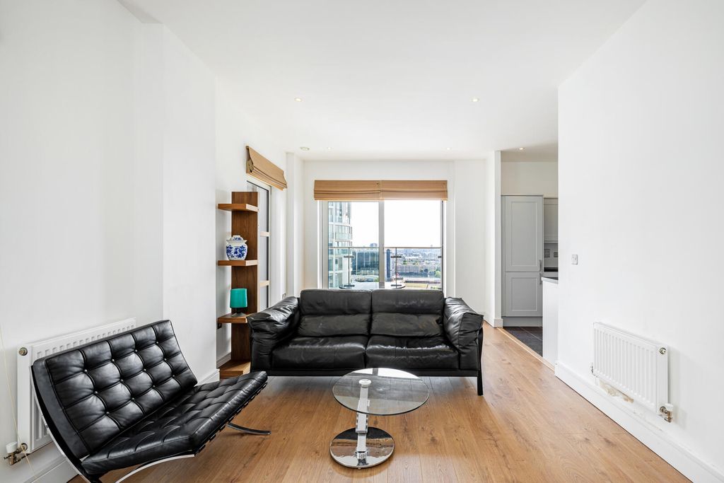 Property photo 3 of 22 Living Room