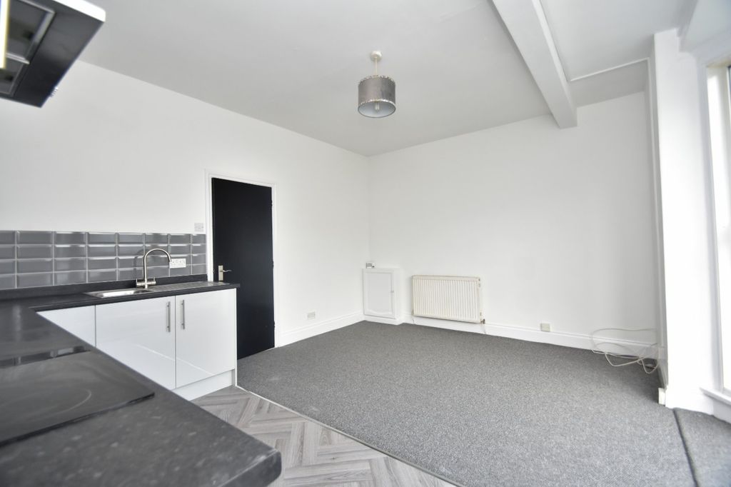 Property photo 3 of 8 Picture No. 05