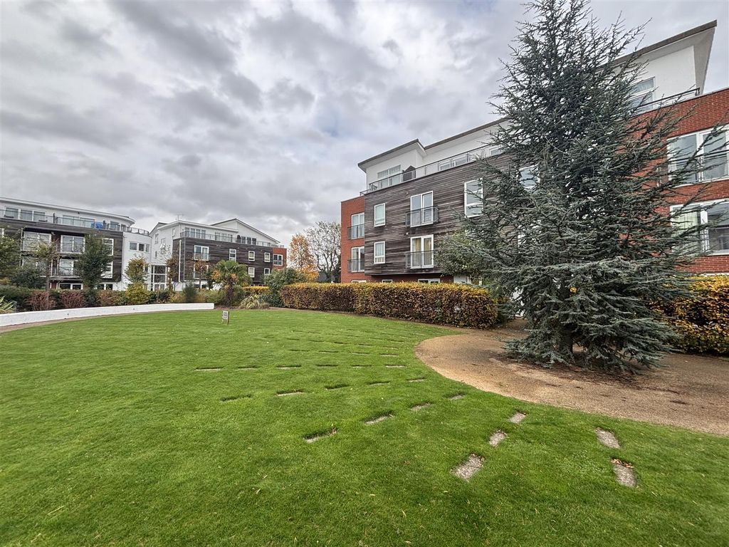 Property photo 2 of 11