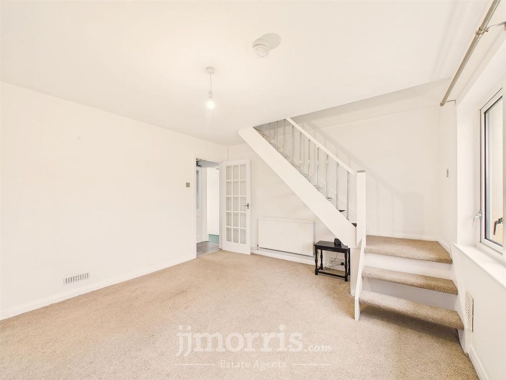 Property photo 3 of 18 Cam02122G0-Pr0392-Still021.Jpg