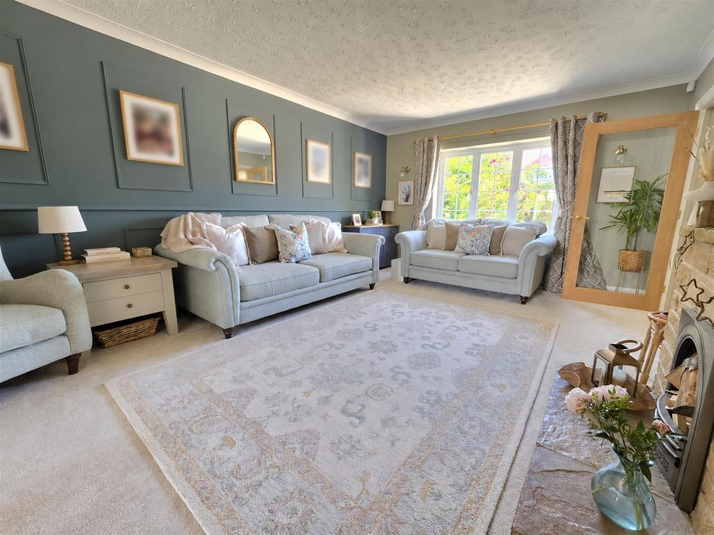 Property photo 3 of 19