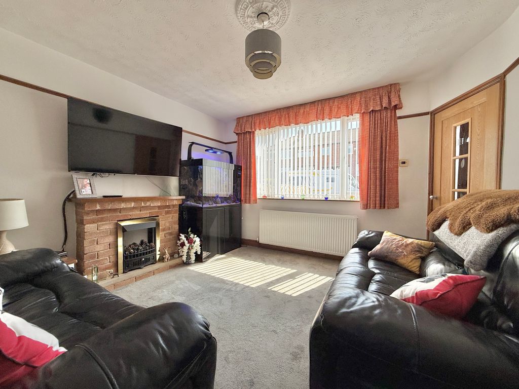 Property photo 3 of 19 Living Room