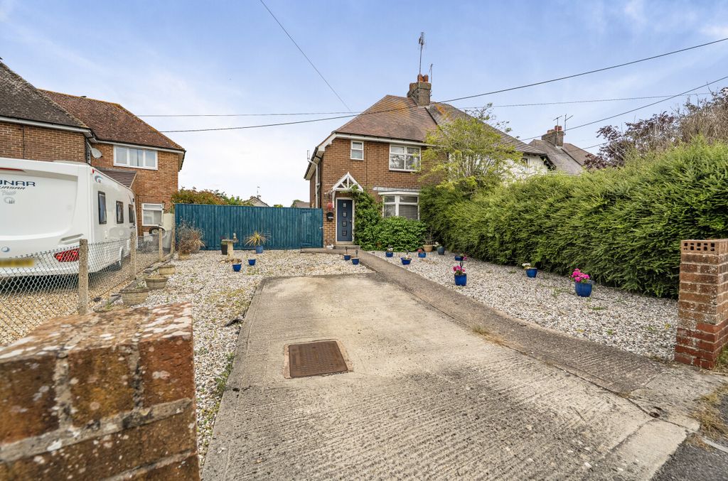 Property photo 1 of 12 147775316A4271104d4A8