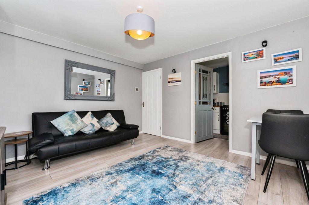 Property photo 3 of 19 Pbox-Img.Jpg