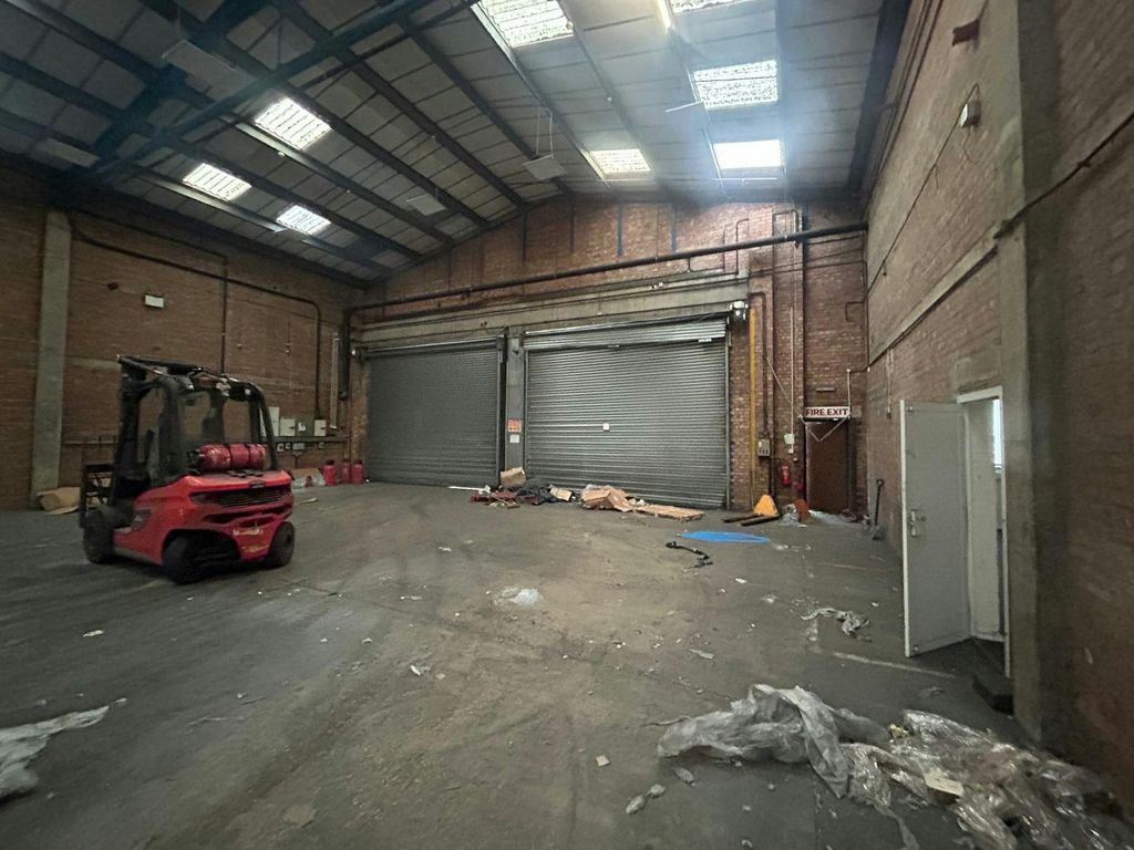 Property photo 2 of 18 Internal Warehouse 8.Jpeg