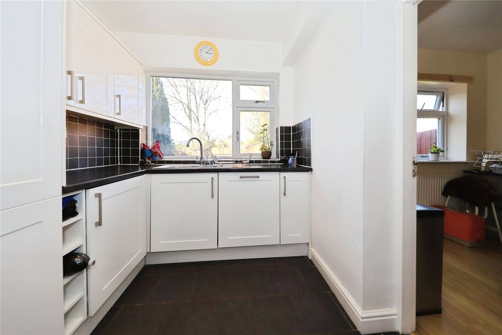 Property photo 3 of 12 Kitchen