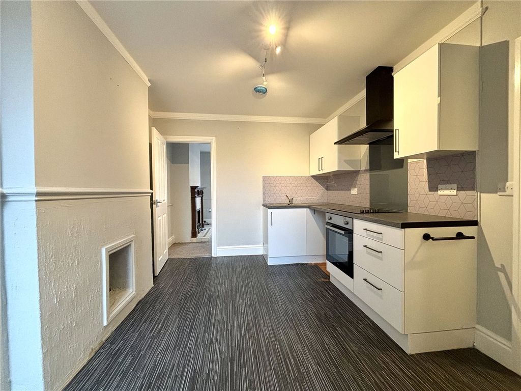 Property photo 3 of 8 Picture No. 11