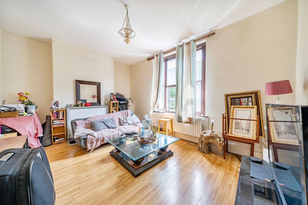 Property photo 2 of 11