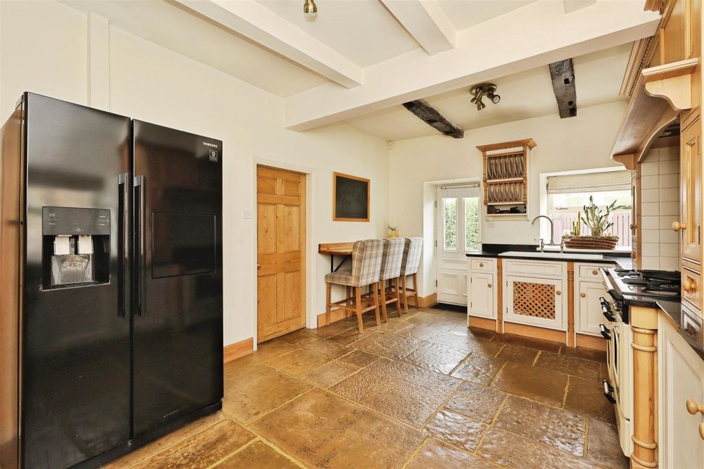 Property photo 3 of 26 003.Jpg