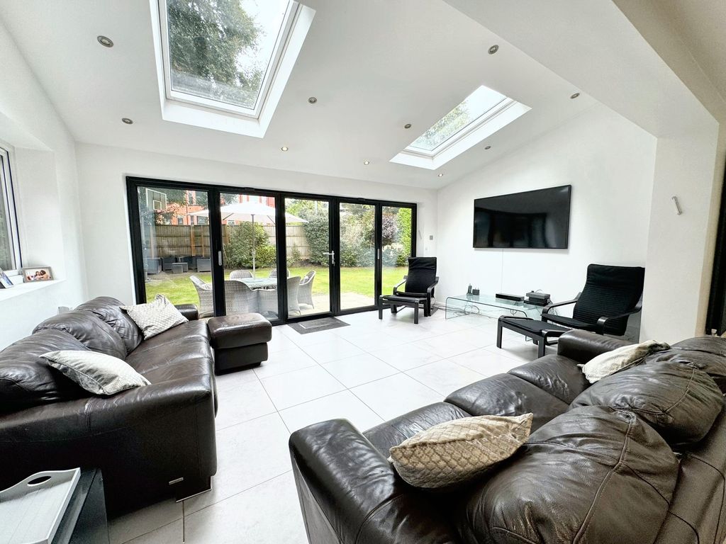 Property photo 3 of 46