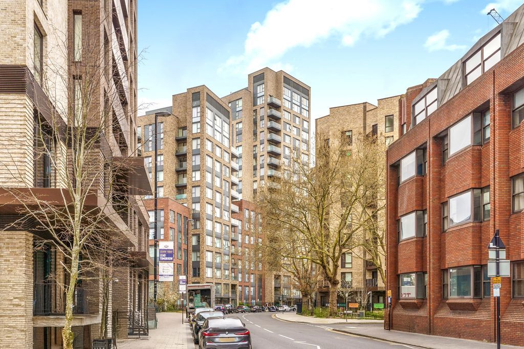 Property photo 1 of 18 External