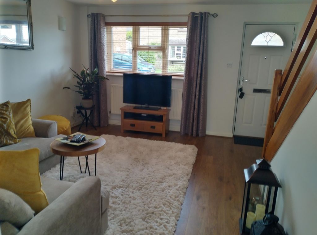 Property photo 2 of 12 (Main)