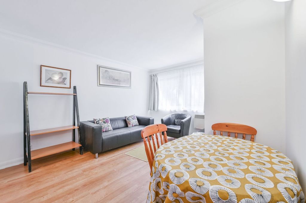 Property photo 2 of 7