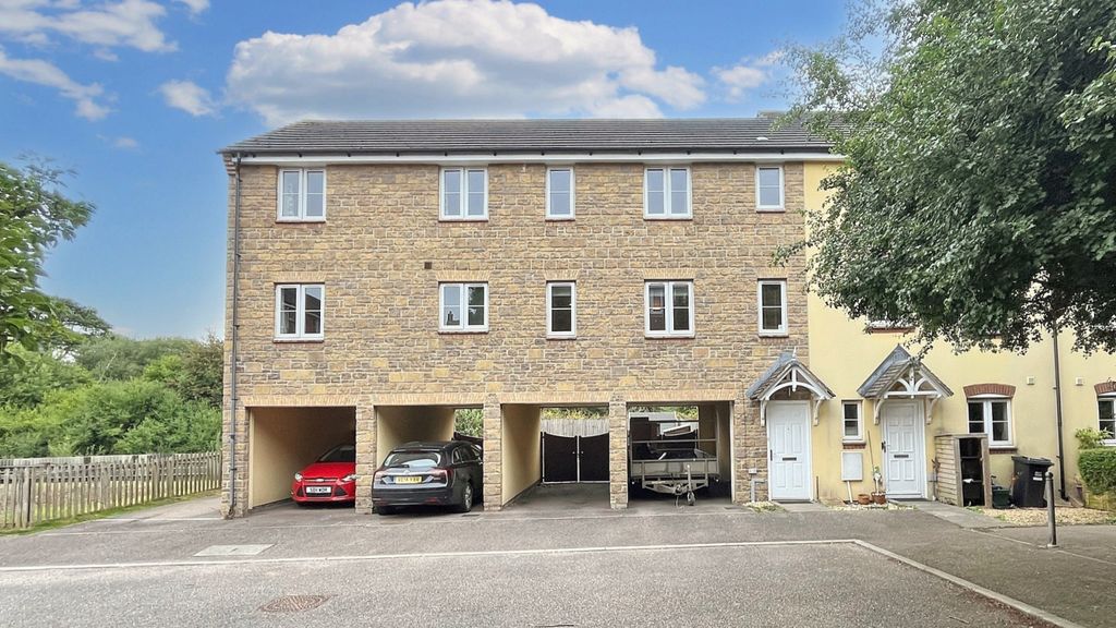 Property photo 1 of 10 External