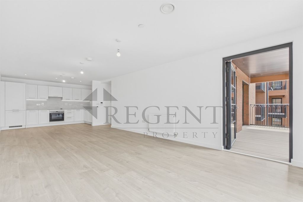 Property photo 1 of 15 (Main)