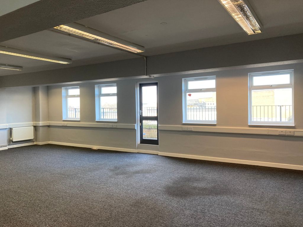 Property photo 2 of 7 Photo 9