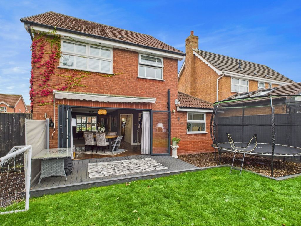 Property photo 2 of 32