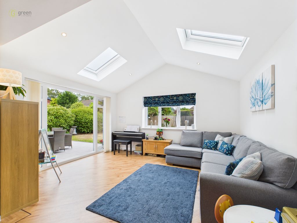 Property photo 3 of 29 Cam03830G0-Pr0189-Still003